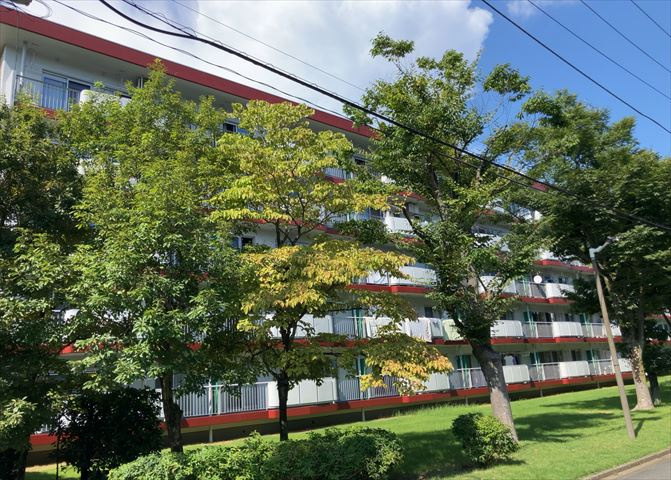 ＳＲＣ造は強度や耐震性の面でもRC造と比べて優れています。そのため、10階建以上の高層または超高層マンションなどの建築にも多く採用されています。柱や梁などのサイズが小さくても高い耐震性を確保できます。