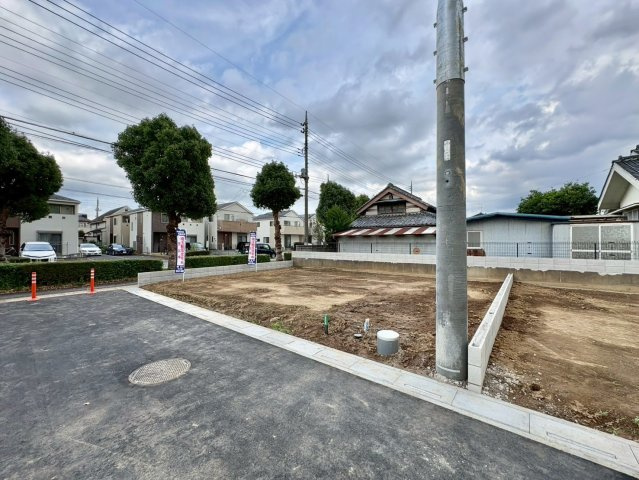 全10区画　　間取り・外観・設備まで自由にプランニング可能。暮らし方に合わせた住まいをご提案できます。花田小学校まで徒歩約4分(270ｍ)、毎日の通学がしやすい住環境です。