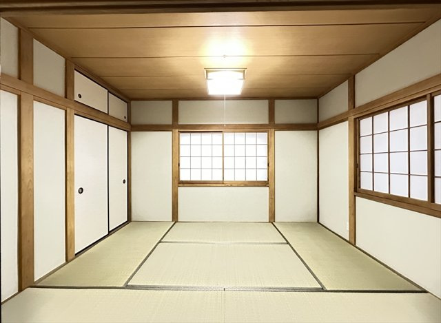 和室の扉を開ければ、さらに広い空間として使えます。