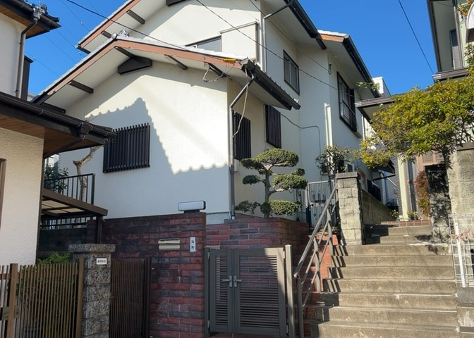 隣家の土地はどうなっているのか、生活利便施設が近くにあるのか、学校まで近いかなど、お客様のライフスタイルにあわせたイメージが重要です。また、近くにあると困る施設が近くにないかも確認するといいでしょう。
