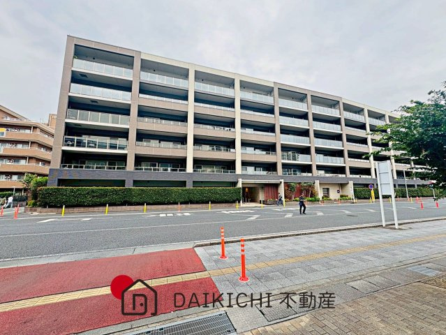 apartment 埼玉県鴻巣市天神２丁目2番36　ローヤルシティ鴻巣店舗101号室