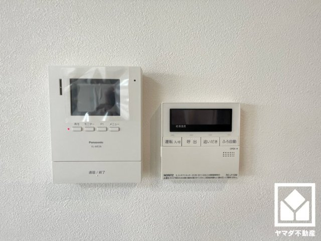 ボタン1つで自動でお湯張りができるオートバス機能付き。追い炊き機能もございますので、いつでも温かいお風呂に入ることができます。