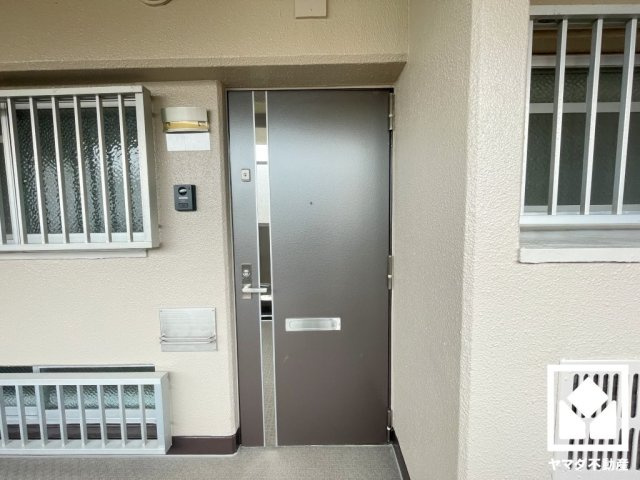突然の来訪時でも安心なモニター付きインターホンを完備。お留守番中のお子様でも簡単に来訪者の確認ができます。