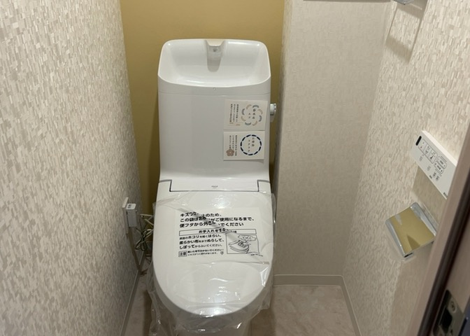 トイレは大きさや形、機能、抗菌性などが異なる多種多彩なタイプが各メーカーから出ています。それぞれに良さがあるため、事前にどういったタイプのトイレがいいのかをご家庭内で決めて、内見に行くといいでしょう。