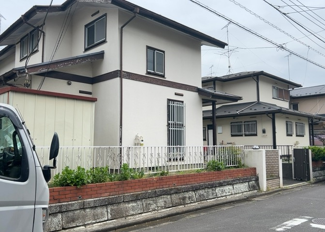 土地を買う際、住む地域の自治体や福祉の補助制度にも注目してみましょう。子供や老人の医療補助やゴミ出しのルールなど、自治体によってルールに大きな違いがあるため、暮らしやすい土地で判断するとよいでしょう。
