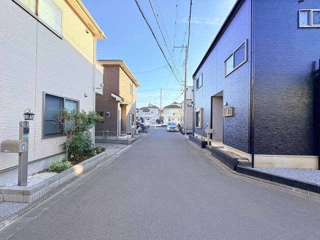 徒歩10分圏内に公園が点在する緑豊かな住宅地。