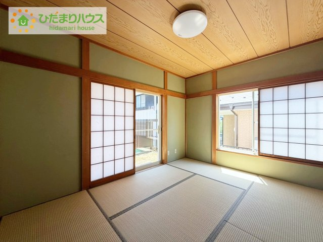 扉を閉じれば来客用のお部屋として。開いて広い空間を作れば、お子様の遊び部屋として使えます！