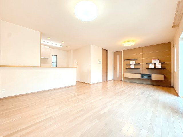 LDK20帖の広々とした空間で家族でゆったりとお過ごしいただけます♪