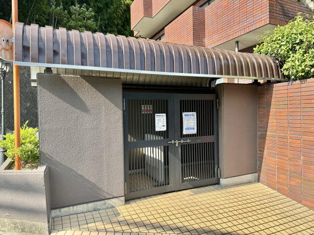こちらはゴミ置き場。キレイに管理されています。　