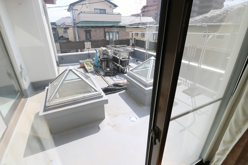 陽当たり良好な屋上。