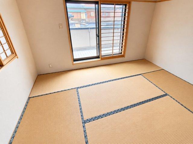 CG加工によって家具等を消しています