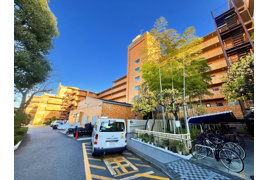 ドミール生麦の外観