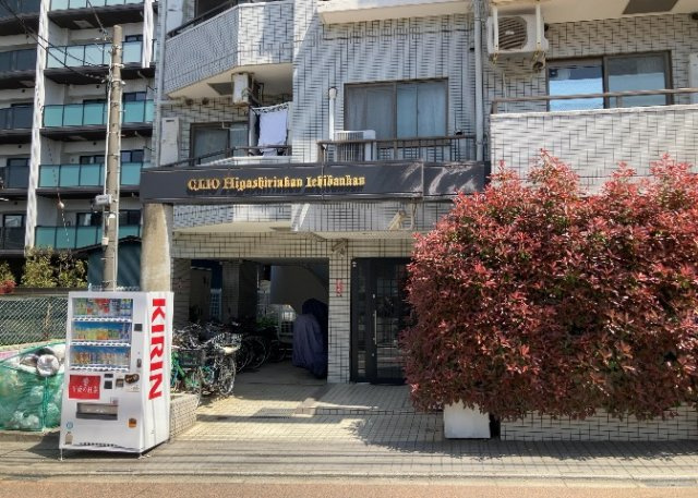 眺望の良さを楽しめるダイニングキッチンで家族団らんの時間を過ごしてはいかがでしょうか。バルコニーから見える景色を家族で眺める時間は、時間が経つのを忘れてしまいそうですね。是非、現地を見に行きましょう！