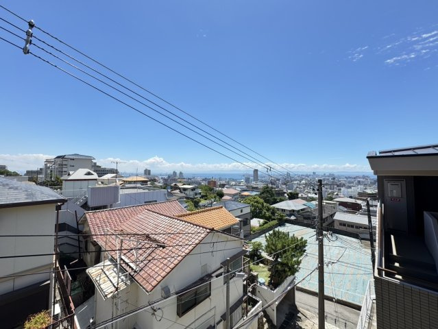 現地お部屋から見渡せる眺望、神戸湾が見渡せます。