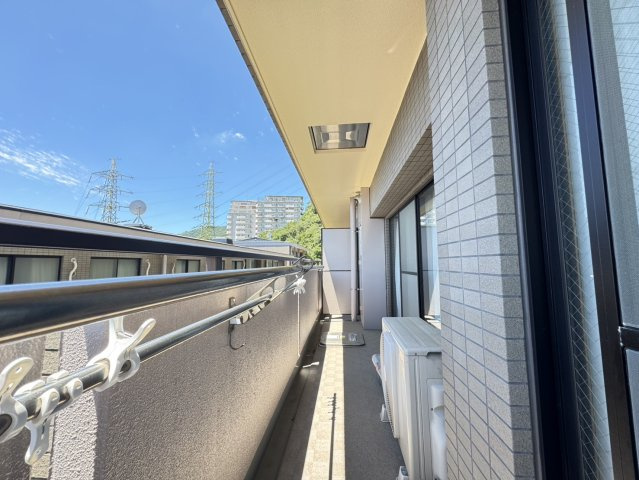 南面バルコニーは陽当りもよく、毎日のお洗濯物も乾くのが早いです！