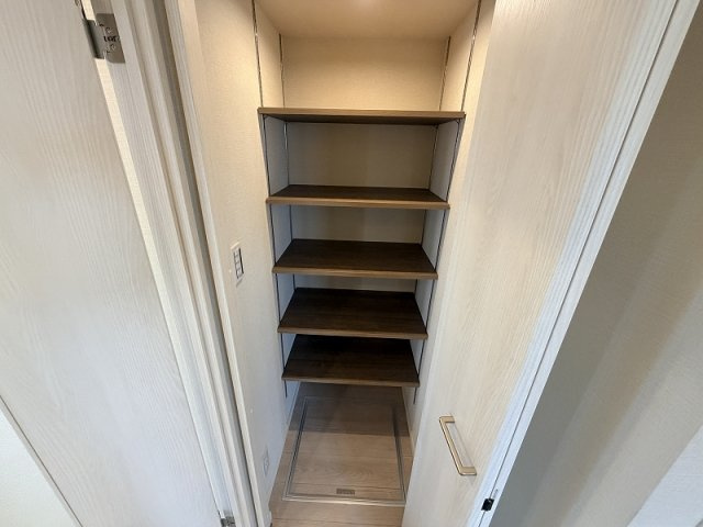 収納豊富な玄関廊下収納