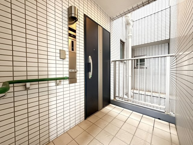 明るく開放感のある玄関