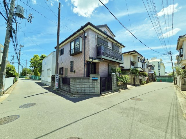 北側約4.0ｍ公道×西側約4.5ｍ位置指定道路　開放的な角地に面した整形地　車の往来も少なく安心の立地です