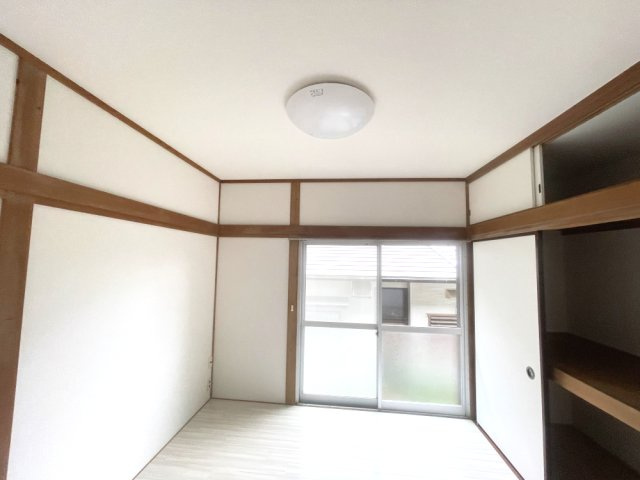 4.5帖の洋室となります。