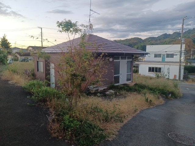 土地探しをしていると都市計画区域という言葉を目にすると思います。法律によって、都道府県知事や国土交通大臣が指定するエリアのことを指しており、都市計画区域は市街化区域と市街化調整区域に分けられています。