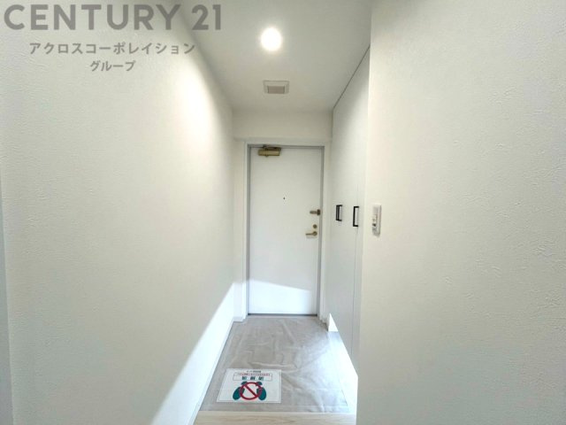 大きな玄関収納付きの玄関です　家族皆様の履物をしっかり収納できます　
