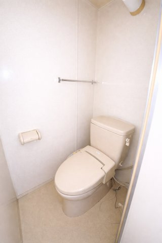 シンプルで使いやすいトイレです