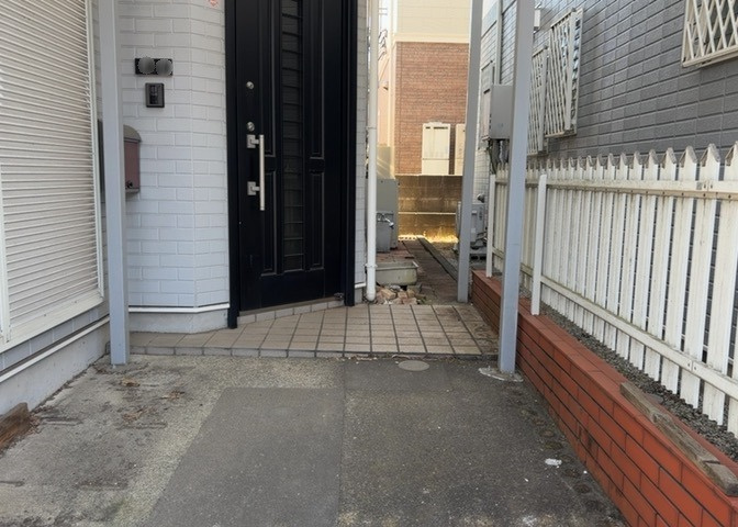 家を建てる前提で土地を探している場合、地盤の丈夫さは譲れない条件の一つです。地盤が脆弱だと追加工事が必要となります。また、過去に地盤沈下や液状化現象を起こした土地は、できるだけ避けた方がいいでしょう。