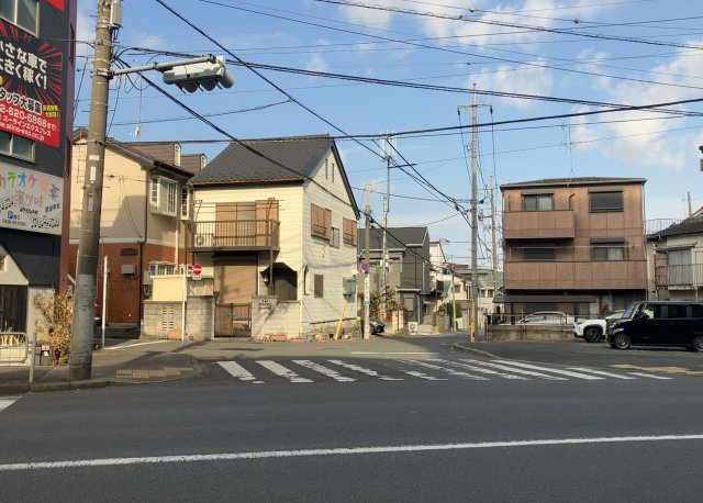 眺望を気にして物件を探す場合、前面に建物が建っていないか現地で確認しましょう！前面に建物があると景色はもちろん、日当たりや風通しにも影響が出てきます。住んだ時のことを想像しながら現地見学をしましょう。