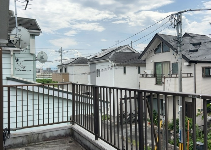眺望を気にして物件を探す場合、前面に建物が建っていないか現地で確認しましょう！前面に建物があると景色はもちろん、日当たりや風通しにも影響が出てきます。住んだ時のことを想像しながら現地見学をしましょう。