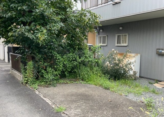 庭があることでガーデニングや家庭菜園はもちろん、こどもの遊び場やペットを放して遊ぶことができます。また、家の周囲に余裕があるということです。隣地との間があれば、十分な日当たりと、風通しが確保できます。