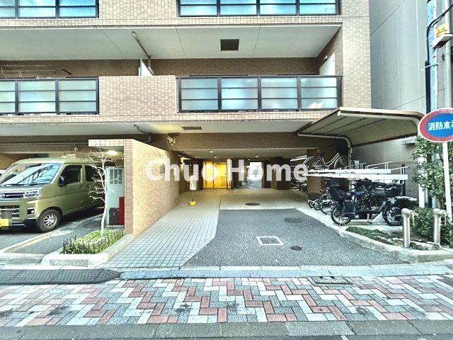 【エントランス】マンションのエントランスは、その物件の印象を決める、顔とも言える場所です。毎日通る場所ですからきれいなのが一番です。