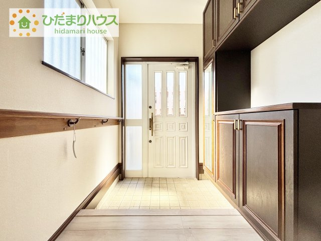 スニーカーマニアも納得の天井まであるシューズボックス!(^^)!