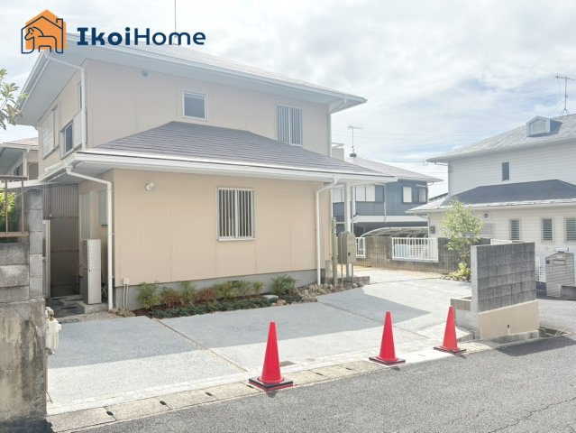 駐車スペース2台！大型造成団地内物件。整備された街並みと閑静な住環境が魅力です。