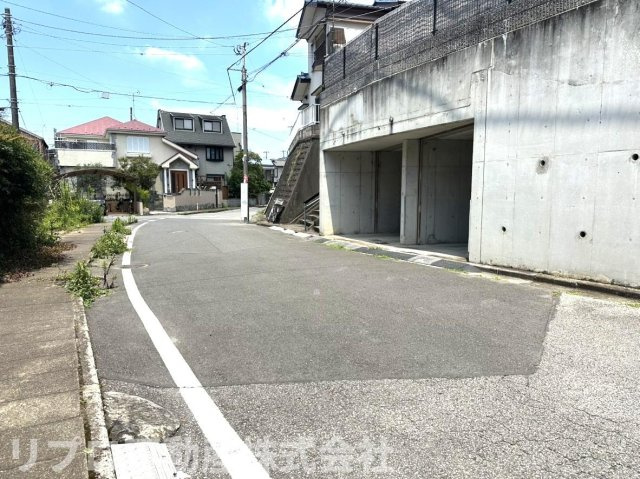 前面は公道5.6ｍ