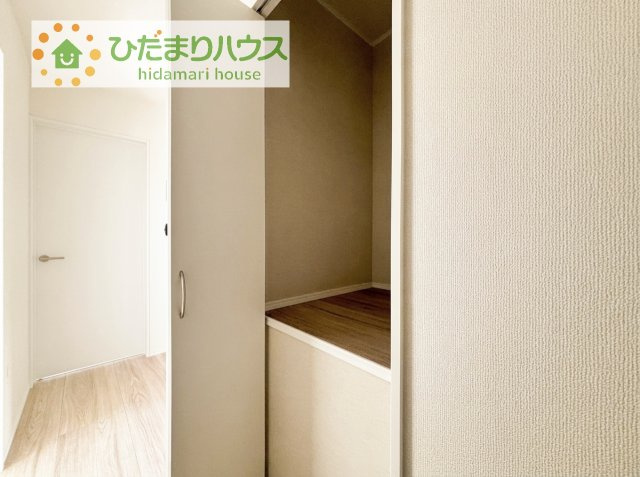 家族みんなで共同で使える便利な廊下収納！