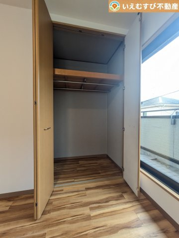 大容量の収納スペースで住空間もスッキリ広々　収納がたっぷり付いていれば、お部屋がすっきり保てて気持ちが良いですね♪