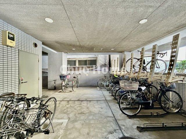 【自転車置き場】最新の空き状況や費用などの詳細は担当スタッフまでお問い合わせください。