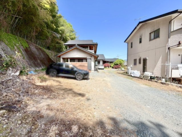 ■外観｜外構や植栽の計画次第で自分好みにアレンジできる余白があり、住みながら楽しめる住まいです♪
