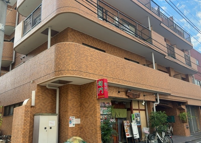 眺望の良さを楽しめるダイニングキッチンで家族団らんの時間を過ごしてはいかがでしょうか。バルコニーから見える景色を家族で眺める時間は、時間が経つのを忘れてしまいそうですね。是非、現地を見に行きましょう！