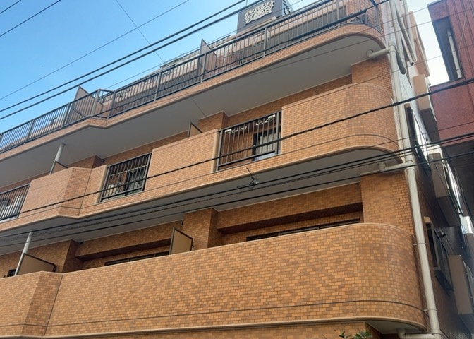 ＳＲＣ造は強度や耐震性の面でもRC造と比べて優れています。そのため、10階建以上の高層または超高層マンションなどの建築にも多く採用されています。柱や梁などのサイズが小さくても高い耐震性を確保できます。