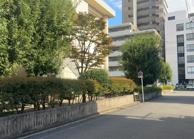 眺望の良さを楽しめるダイニングキッチンで家族団らんの時間を過ごしてはいかがでしょうか。バルコニーから見える景色を家族で眺める時間は、時間が経つのを忘れてしまいそうですね。是非、現地を見に行きましょう！