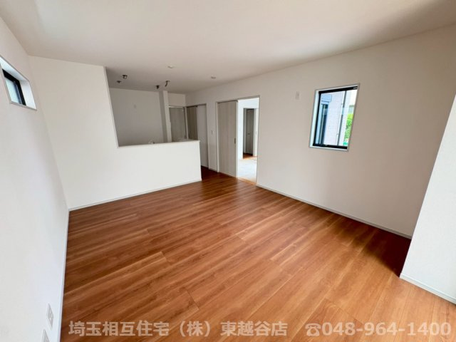 2号棟　全居室に収納がある4LDK！家事動線を考慮した水回りの集中した間取りです！駐車スペース2台可(車種による)！弥栄小学校まで徒歩約11分(830ｍ)！お気軽にお問い合わせください！