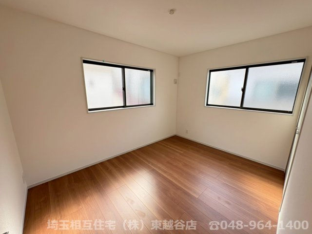 2号棟　全居室に収納がある4LDK！家事動線を考慮した水回りの集中した間取りです！駐車スペース2台可(車種による)！弥栄小学校まで徒歩約11分(830ｍ)！お気軽にお問い合わせください！