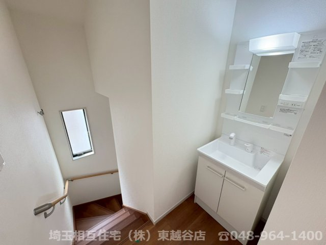 2号棟　全居室に収納がある4LDK！家事動線を考慮した水回りの集中した間取りです！駐車スペース2台可(車種による)！弥栄小学校まで徒歩約11分(830ｍ)！お気軽にお問い合わせください！