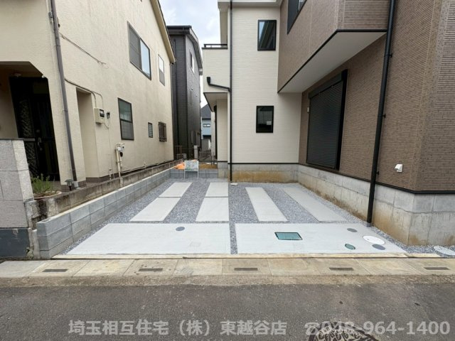 2号棟　全居室に収納がある4LDK！家事動線を考慮した水回りの集中した間取りです！駐車スペース2台可(車種による)！弥栄小学校まで徒歩約11分(830ｍ)！お気軽にお問い合わせください！