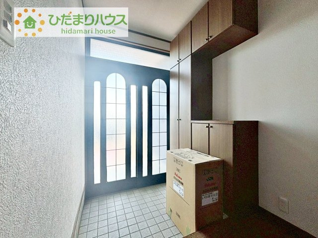 スニーカーマニアも納得の天井まであるシューズボックス!(^^)!