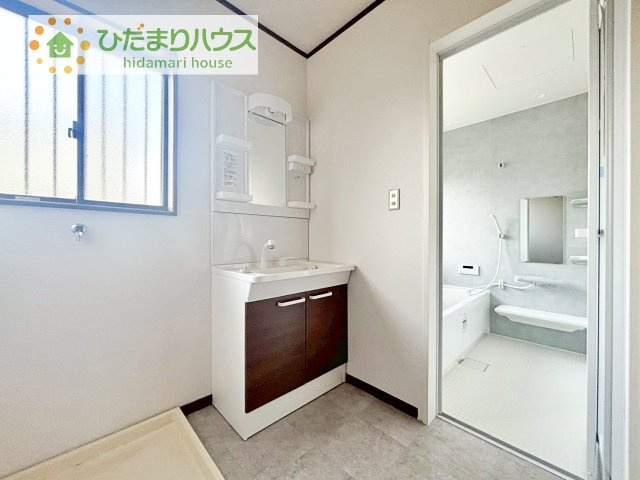 シンプルで使い勝手の良い独立洗面台！