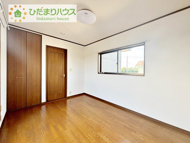 ゆとりのある主寝室！ご家族全員で寝れちゃいます♪