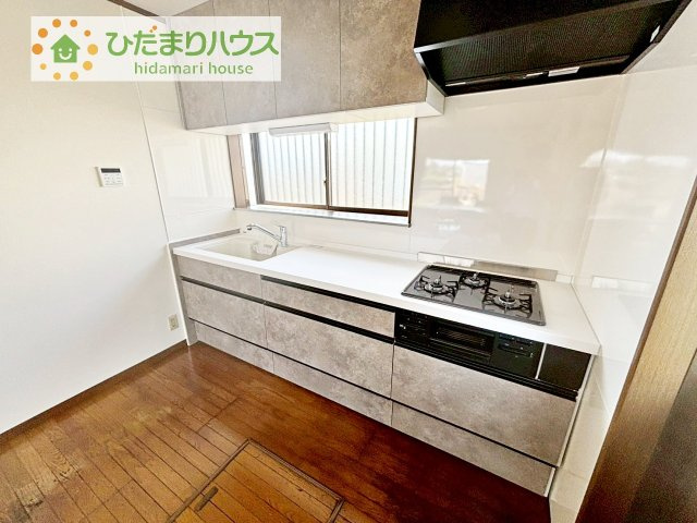 3口コンロと収納豊富なキッチンで、ママの毎日のお料理もはかどります☆