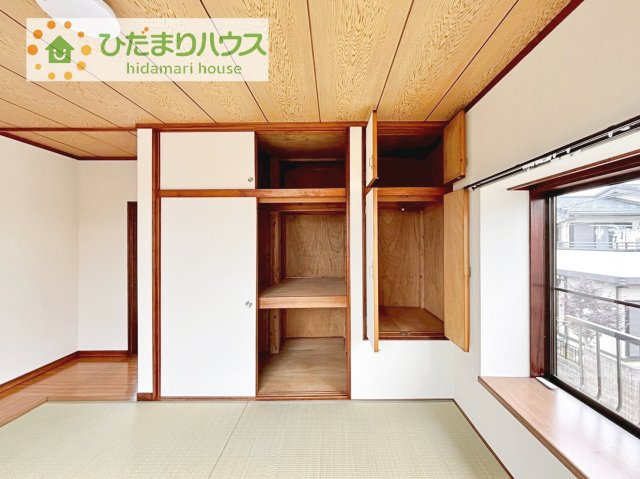 和室の収納は横開きクローゼット！　しまった物の出し入れも楽々です(^^)